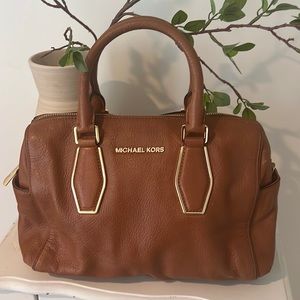 MK Tan purse